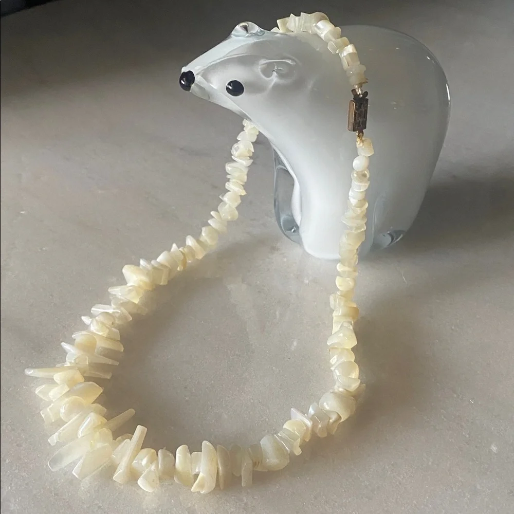 Vintage‎ White Mother of Pearl Chip Necklace